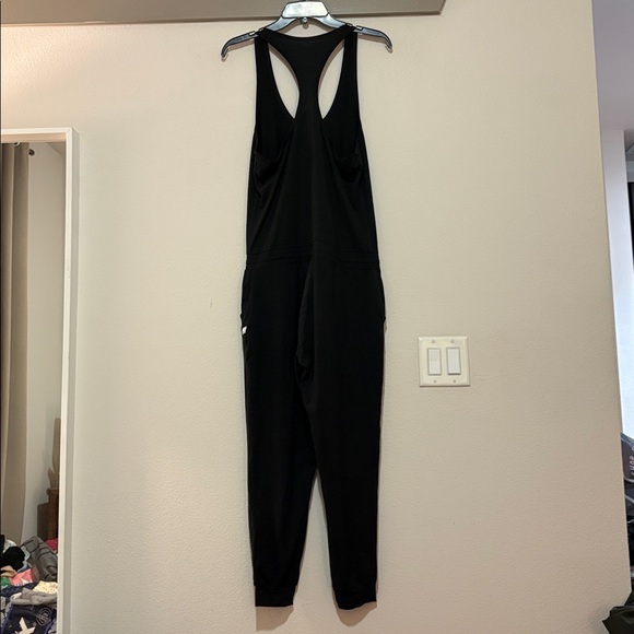 Vuori Lux Sleeveless Jumpsuit in Black SZ S EUC - Picture 4 of 5